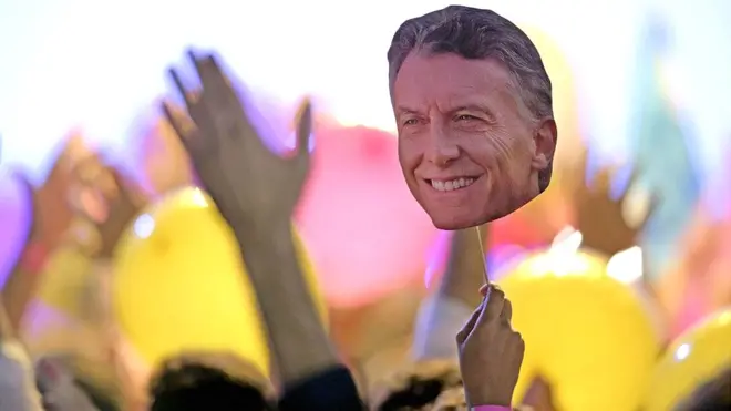 Macri es el primer presidente independiente en la historia de Argentina, pero la unión nacional que busca ha sido difícil de lograr.