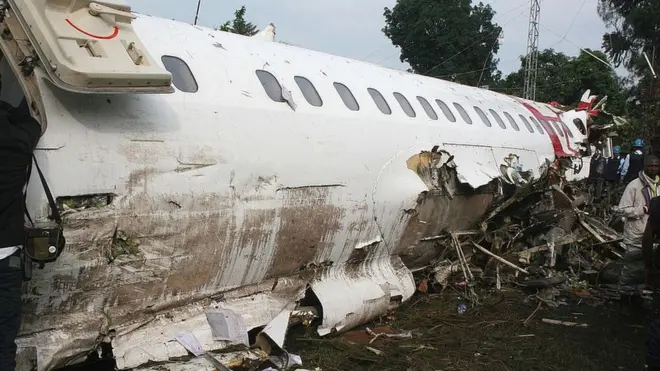 Épave d'un fuselage d'avion