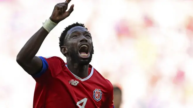Keysher Fuller celebra el gol de la victoria frente a Japón.