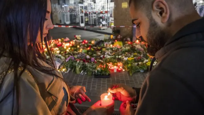 ادای احترام مردم شهر وورتسبورگ به کشته‌شدگان