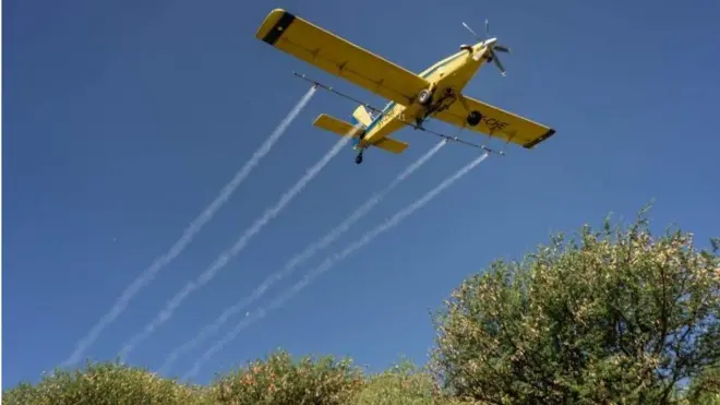 ፀረ ተባይ የሚረጭ አውሮፕላን