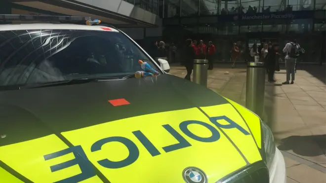 По словам британского премьера, полиция знает человека, осуществившего взрыв