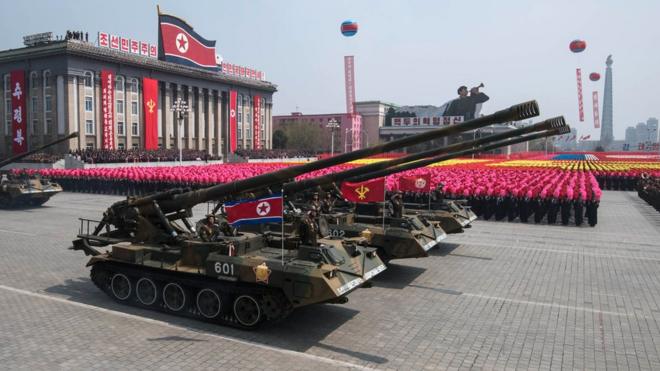 Гаубицы на параде в Пхеньяне