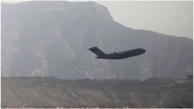 پنتاگون می گوید در ظرف دو هفته اخیر ۱۱۷ هزار خارجی، دو تابعیتی و شهروند افغان را از افغانستان خارج شده اند