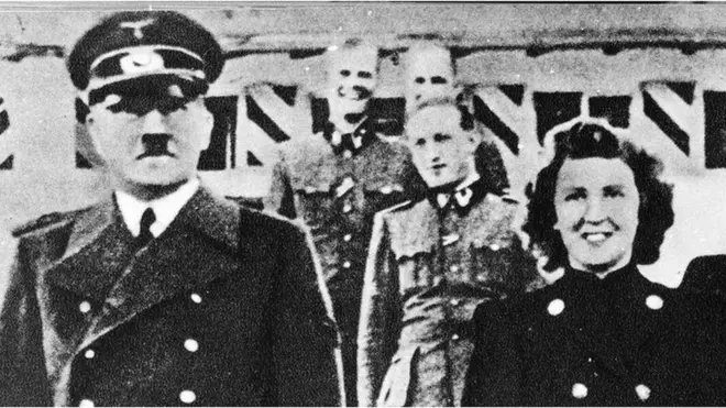 Adolf Hitler ayaa is dilay