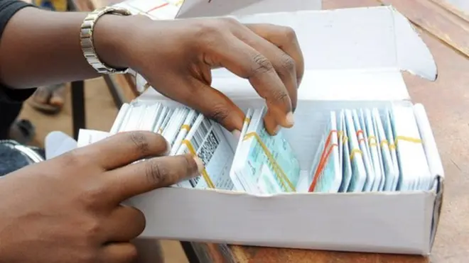 Ha na-akpọ ndị mmadụ bịa were PVC ha dịrị njikere maka ntuliaka