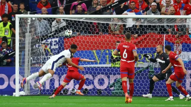 Džud Belingem postiže vodeći gol za Englesku