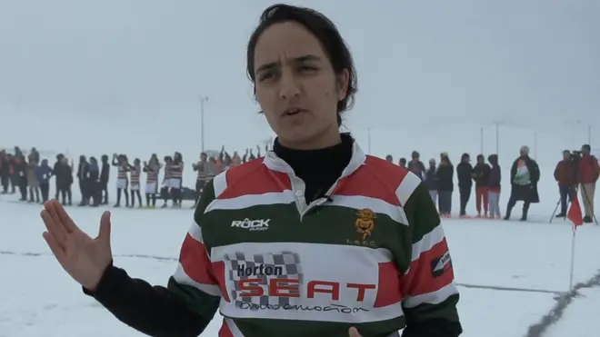 صالحہ کو سماجی تنقید کا سامنا رہا، لیکن ان کے والدین، دوستوں اور رشتہ داروں نے ان کا حوصلہ بڑھایا