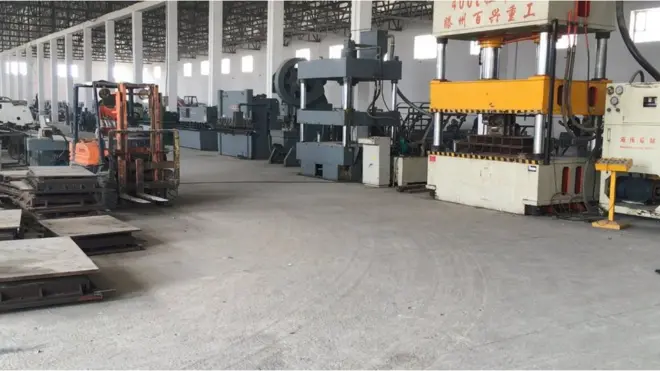 د بلخ د سوداګرۍ او پانګونې خونې مشر وايي په دغه ولایت کې نږدې۴۰۰ کارخونو کار درولی او په ټول کې په مزار ښار کې ۸۰ سلنه کاروبار هم بند شوی