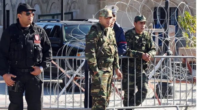 Le prolongement de l'état d'urgence donne plus de prérogative aux forces de sécurité