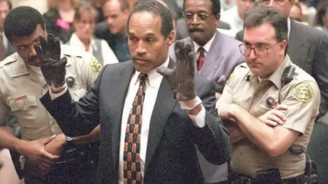 'If di glove no be your size, you must free am' na wetin im lawyer take argue for court