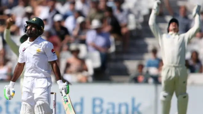 اسد شفیق نے ایک عمدہ اننگز کھیلی لیکن وہ بھی اپنی سنچری نہ مکمل سکے اور 88 کے سکور پر آؤٹ ہو گئے