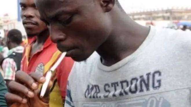 Cabdidda khamriga iyo sigaarka iyo cuntada oo aad loo cuno ayaa sare u qaada halista loogu jiro in cudurka la qaado