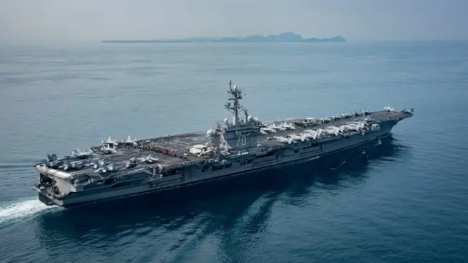 Carl Vinson savaş gemisi