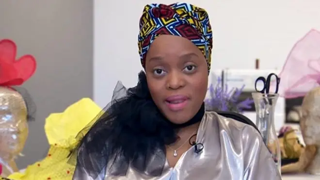 Madeleine Laini est la fondatrice de Kiyana Wraps, une ligne d’accessoires pour cheveux à Londres.