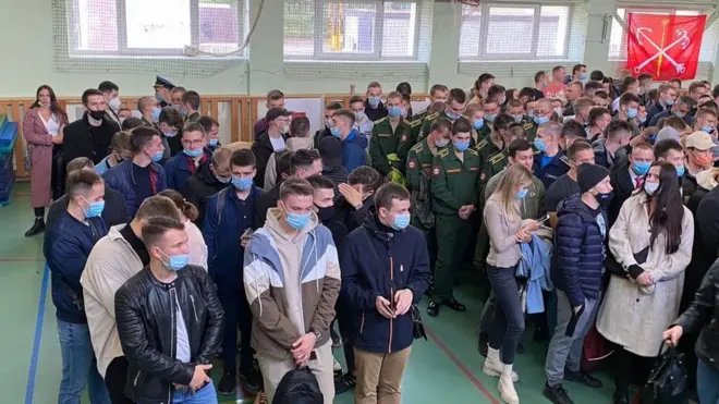 Очередь на участке в Выборгском районе Петербурга