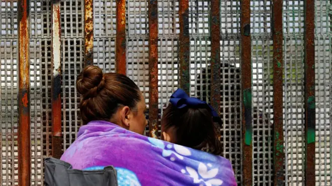 Власти США намерены построить новую стену на границе с Мексикой