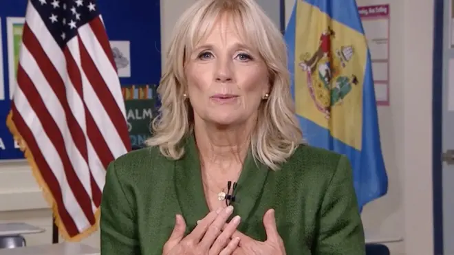 Jill Biden dio su mensaje en la Convención Demócrata desde una de las aulas en las que había enseñado.