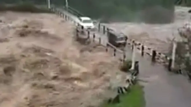 فيضانات الهند تقتل المئات وتغلق مطارا دوليا