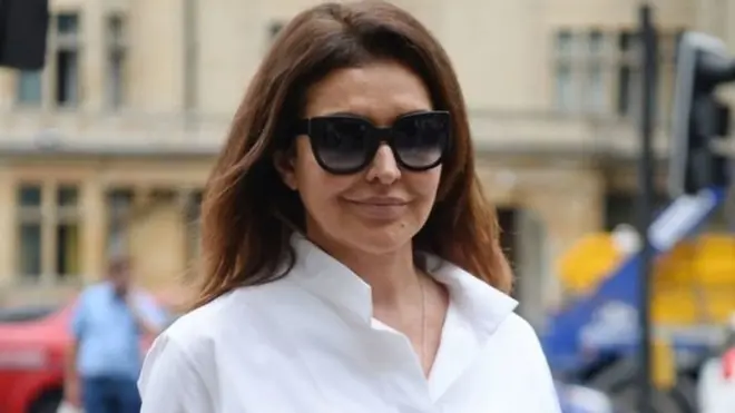 ضمیرہ حاجی ایوا کو یہ بتانا ہوگا کہ انکے پاس اتنی دولت کہاں سے آئی