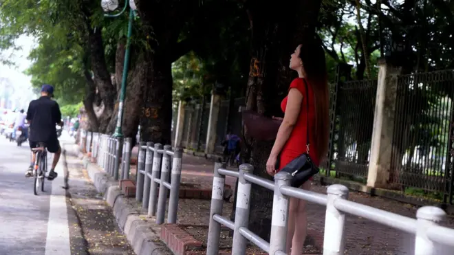 Việt Nam đang có dự kiến mở dịch vụ phố Đèn Đỏ ở một số đặc khu kinh tế, du lịch, theo truyền thông trong nước.