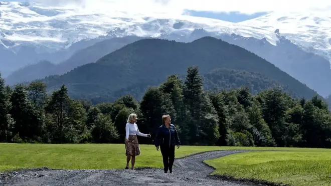 Kristine McDivitt y la presidentacomo funciona o bônus de boas vindas da betanoChile, Michelle Bachelet.