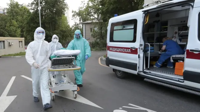 Работа отделения для зараженных коронавирусом пациентов в Городской клинической больнице №52 в Москве