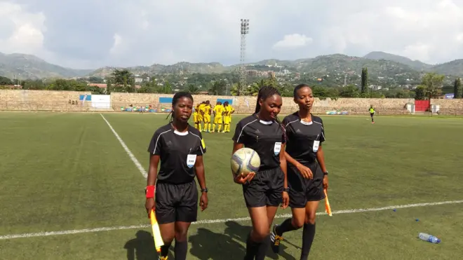 Swavis Iratunga, arbitre burundaise de football,