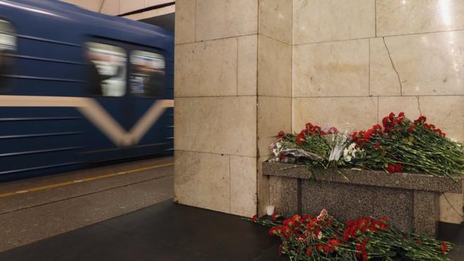 цветы в петербургском метро