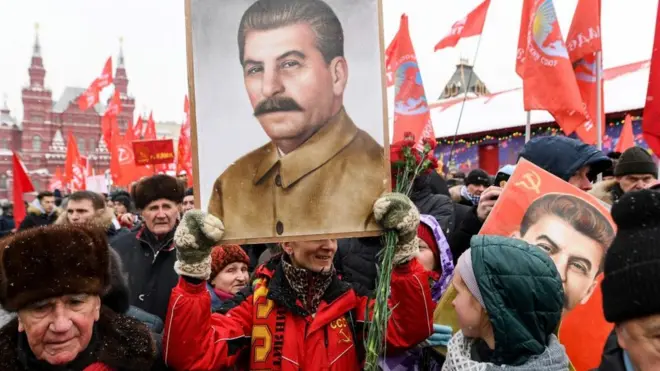 Từ năm 2015, với mọi lứa tuổi, tỷ lệ người có quan điểm yêu thích Stalin tăng đều đặn, theo nghiên cứu của Levada