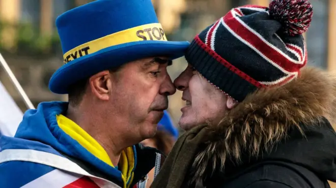 Un electorado altamente polarizado se prepara para acudir a las urnas por tercera vez en los últimos tres años en medio de la incertidumbre que genera el brexit sobre el futuro del país.