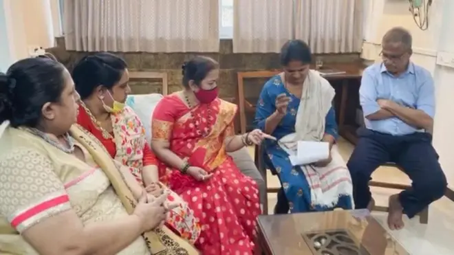 दिशा सालियन कुटुबांची पत्रकार परिषद