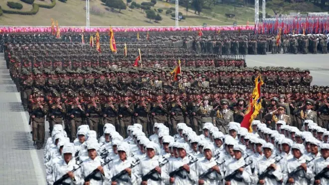 Kuzey Kore'nin kurucusu Kim Il-Sung'un 105. doğum yıl dönümü nedeniyle 15 Nisan'da yapılan askeri geçit töreninden bir kare