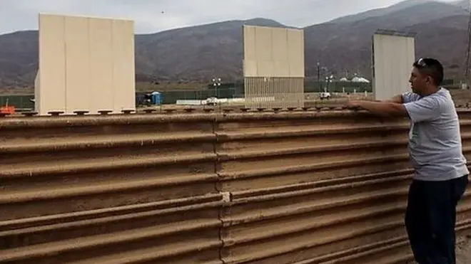 نماذج لجدار ترامب على الحدود المكسيكية