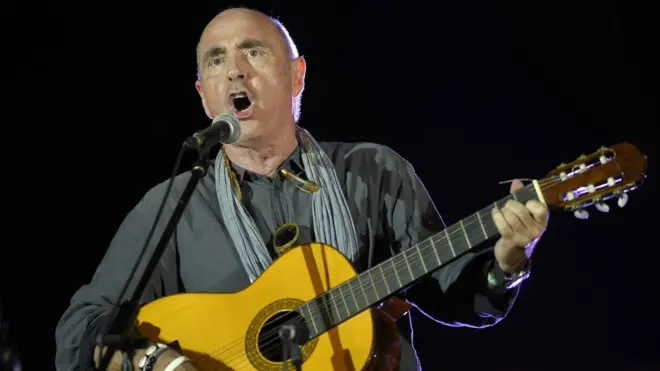 Llach tiene actualmente 72 años y es partidario de la independencia de Cataluña.