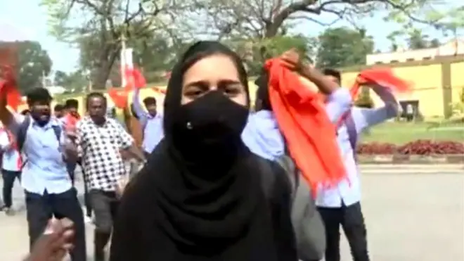 वायरल वीडियो से ली गई तस्वीर