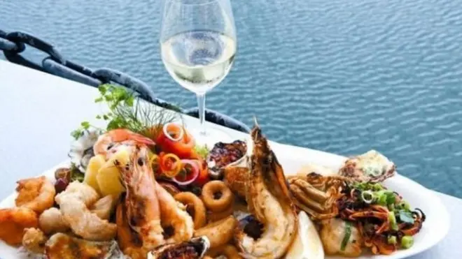 رستوران غذای دریایی