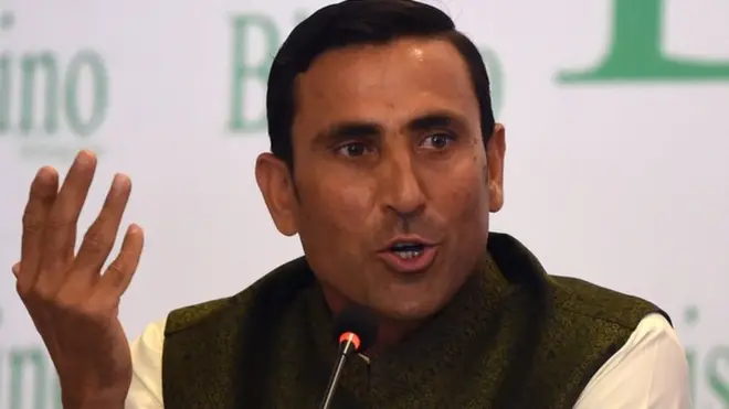 یونس خان اور مصباح الحق کی جوڑی اعدادوشمار کے لحاظ سے ٹیسٹ کرکٹ میں پاکستان کی بہترین جوڑی ہے۔ ان دونوں نے 53 اننگز ایک ساتھ کھیلتے ہوئے مجموعی طور 3213 رنز بنائے ہیں جن میں 15 سنچری پارٹنرشپ شامل ہیں