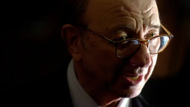 Playwright Neil Simon arrives for a program honouring him as the 2006 Mark Twain Prize recipient at the Kennedy Center in Washington, 15 October 2006