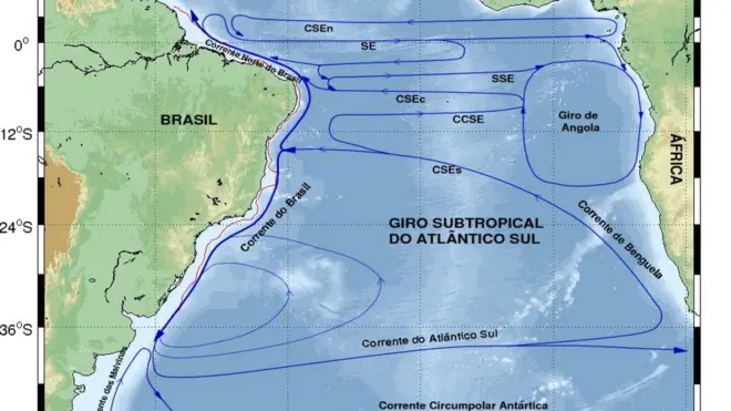 Mapa das correntes marítimas no Atlântico Sul: CSE (Corrente Sul Equatorial) se dividesite da brabetquatro ramos e corre da África até o Brasil; ao chegar ao litoral brasileiro na altura da Paraíba, ela se bifurca