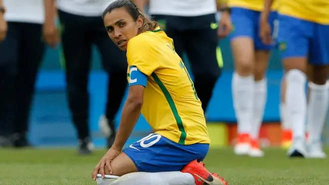 La mejor jugadora de fútbol del mundo, Marta, marcó su penal, pero no fue suficiente para llegar a la final.
