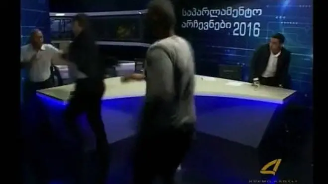 Gürcüstanlı siyasətçilərin canlı efirdə əlbəyaxası