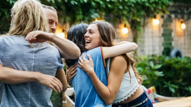 حقائق مدهشة عن "هرمون الحب" تؤثر على الترابط الزوجي والأسري