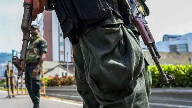 ''ඇඳිරි නීතිය හෙට උදේ ඉවත් කරලා නැවත පනවන්න පුළුවන්.''