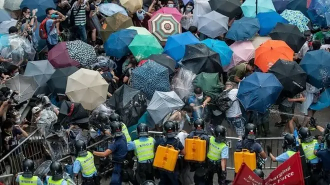 ม็อบร่ม