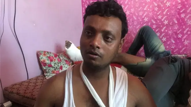 મારપીટનો શિકાર બનેલા દિલશાદના માથામાં બે ટાંકા આવ્યા છે અને ડાબા હાથમાં ફ્રેક્ચર થયો છે