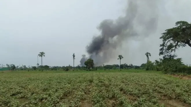 စစ်ကိုင်း ခင်ဦးအနှံ့က ထိုးစစ်တွေကြောင့် လူထောင်ပေါင်းများစွာ စစ်ရှောင်နေရ