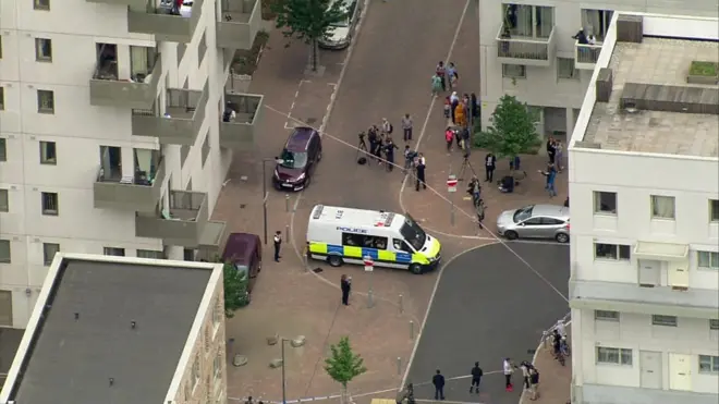 Полициейский фургон в Баркинге