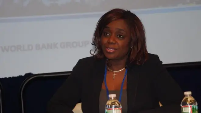 Adeosun bubu kọmishọna na-ahụ maka ego na Ogun steeti