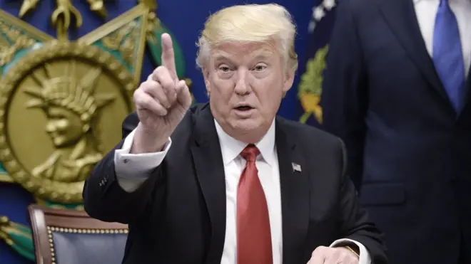 डोनल्ड ट्रंप